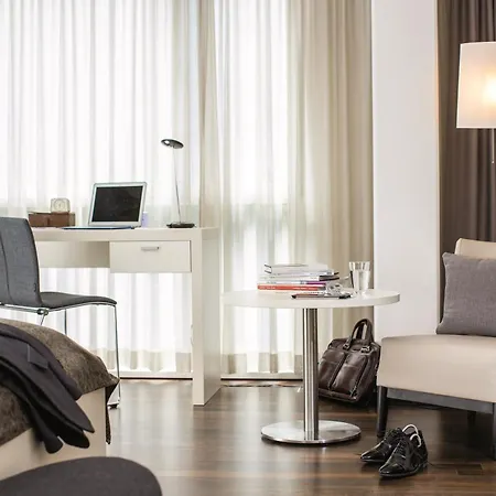Hotel The Flag 2*