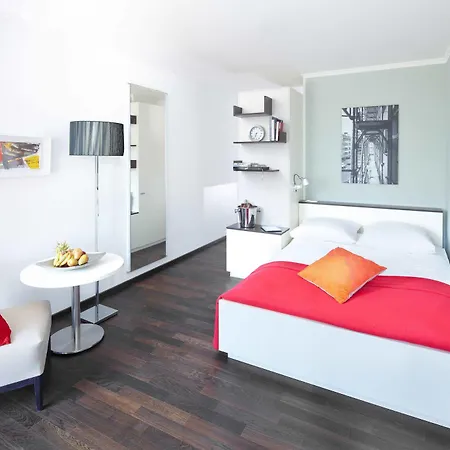 The Flag Hotel 2*