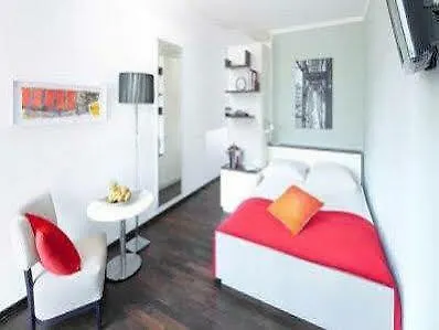 The Flag Hotel 2*